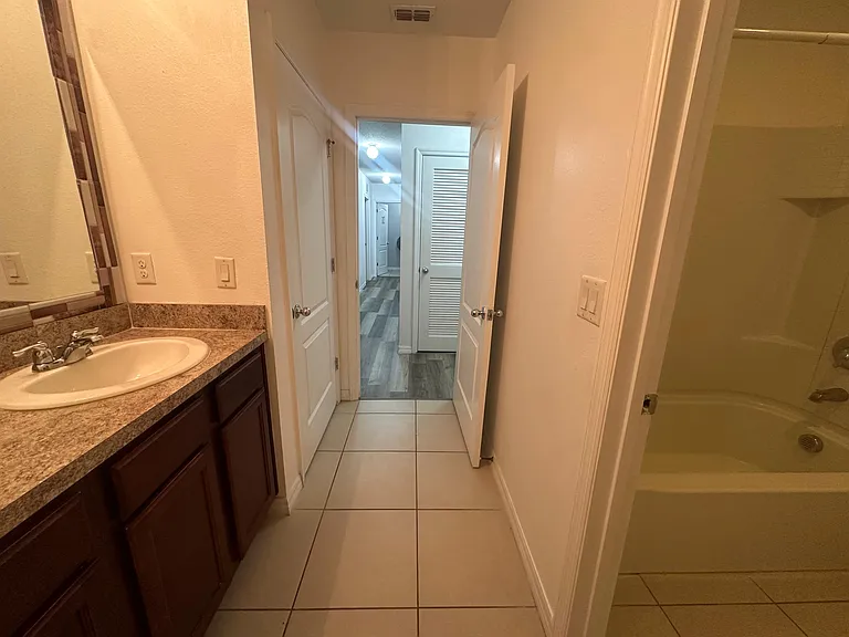 881 Lake Cummings Blvd — Photo 23