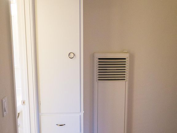 5th image of 308 Waverley St APT 2
