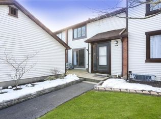 1207 Charlesgate Cir, East Amherst, NY 14051