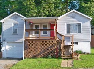 214 Railroad Ave, Sophia, WV 25921