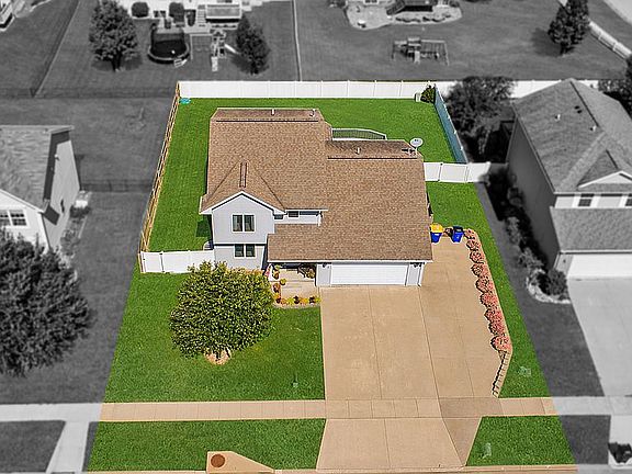 5th image of 1215 Deerfield Dr