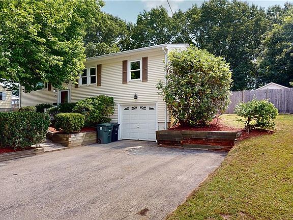 2nd image of 13 Larchmont Dr