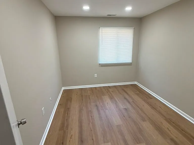 106 Kelly Cv #B — Photo 16