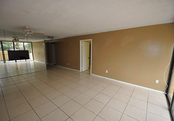 3rd image of 1470 NE 123rd St APT 209