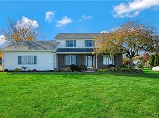 3700 Lower Mountain Rd, Sanborn, NY 14132