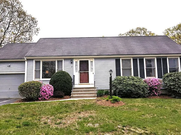 35 Country Side Rd, Bellingham, MA 02019