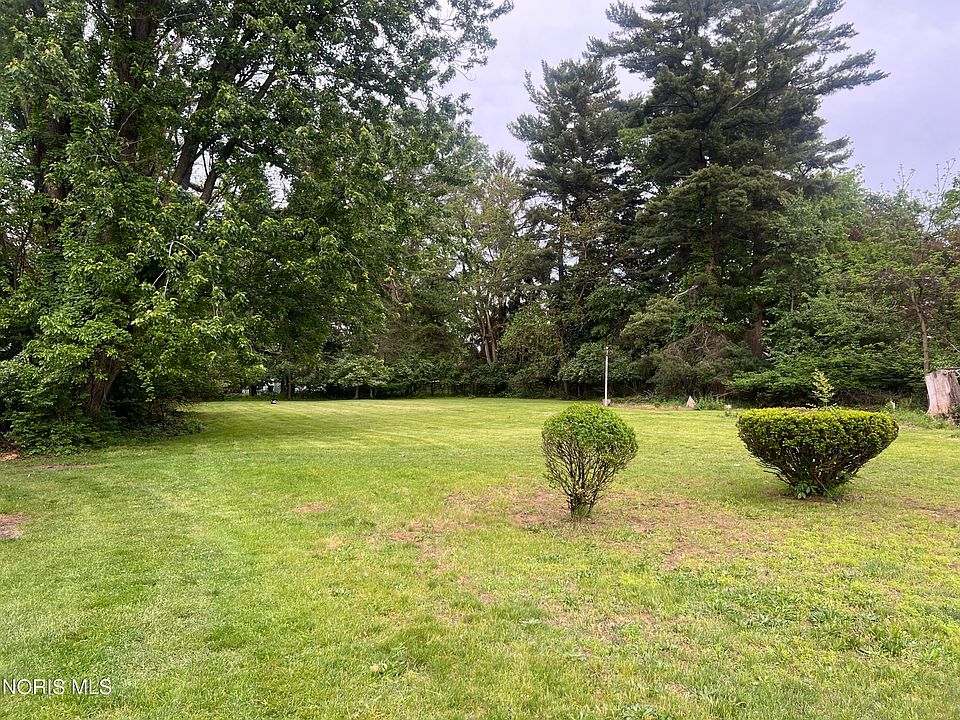 2nd image of 724 Searles Rd