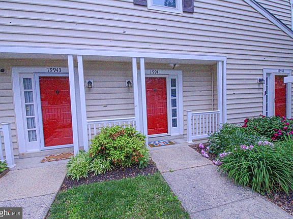 2nd image of 19941 Appledowre Cir #102