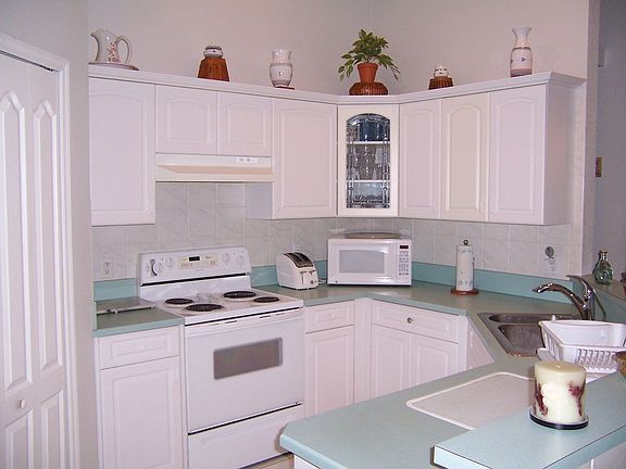 2nd image of 601 SE 19th Ter