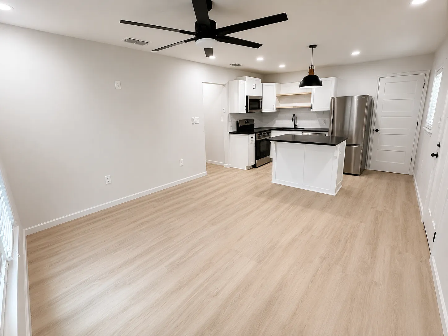 2 bed, 830 sqft, $1,495 — Photo 4