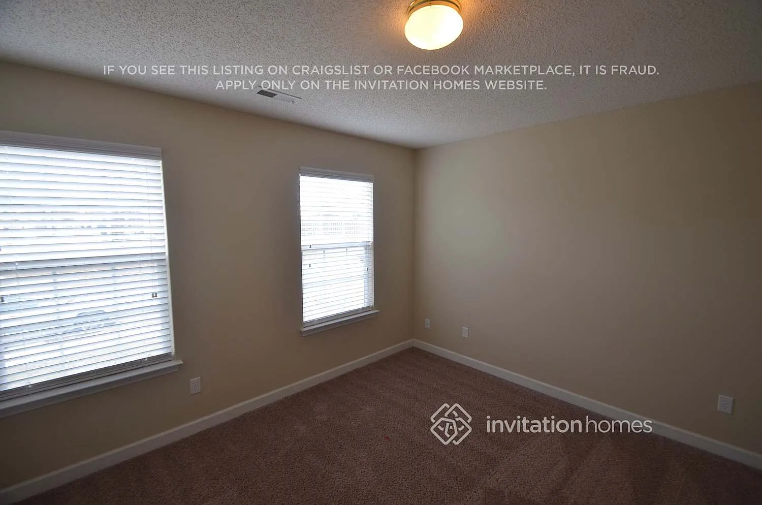 6329 Day Lilly Ln Charlotte, NC 28216 — Photo 3