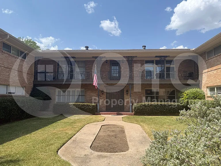 6127 Bandera Ave #B — Photo 2