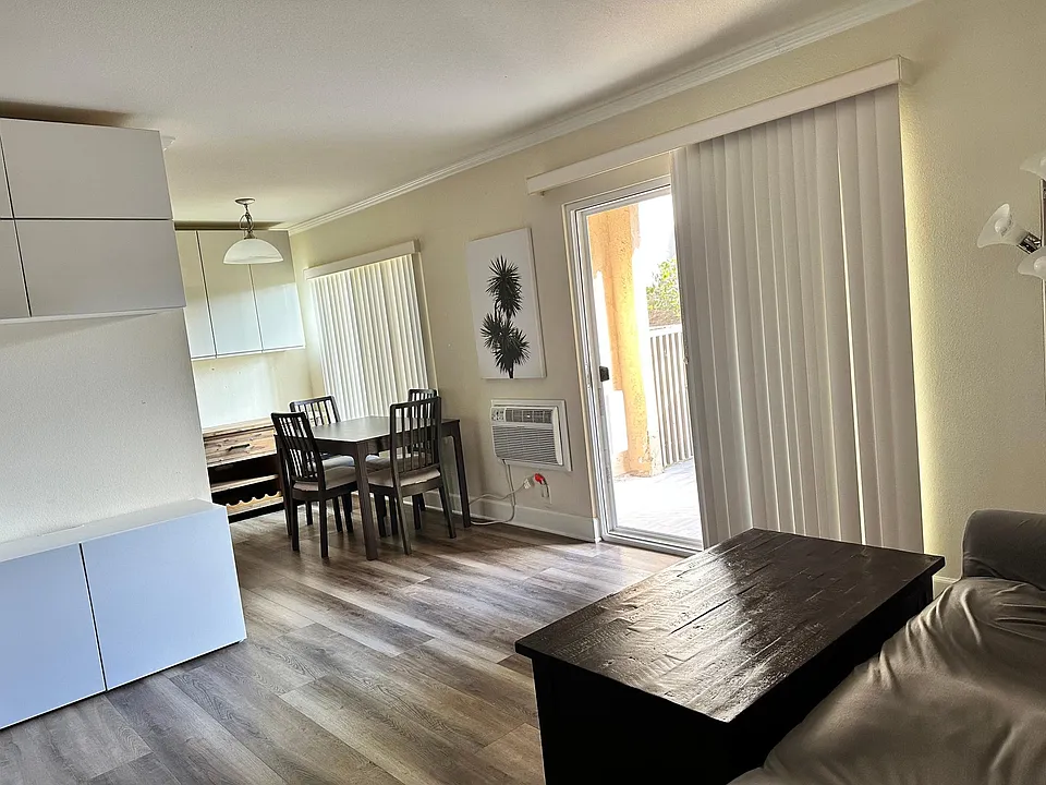 8581 Villa La Jolla Dr