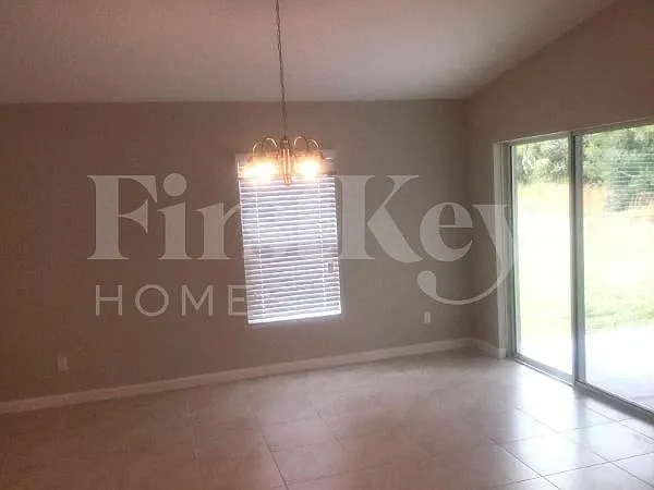 991 SW Dubois Ave — Photo 17
