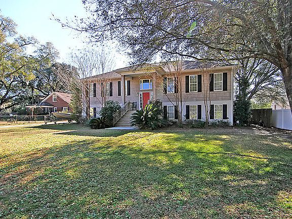 2nd image of 3606 Holmes Dr
