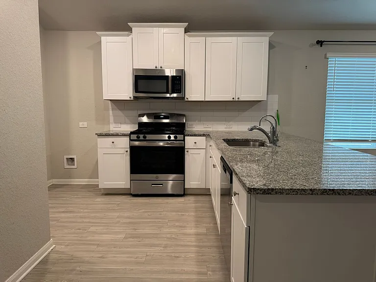 12702 Mirecourt Way — Photo 10