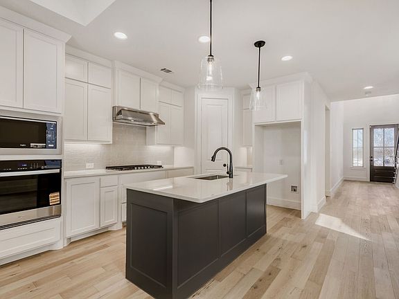 7th image of this home