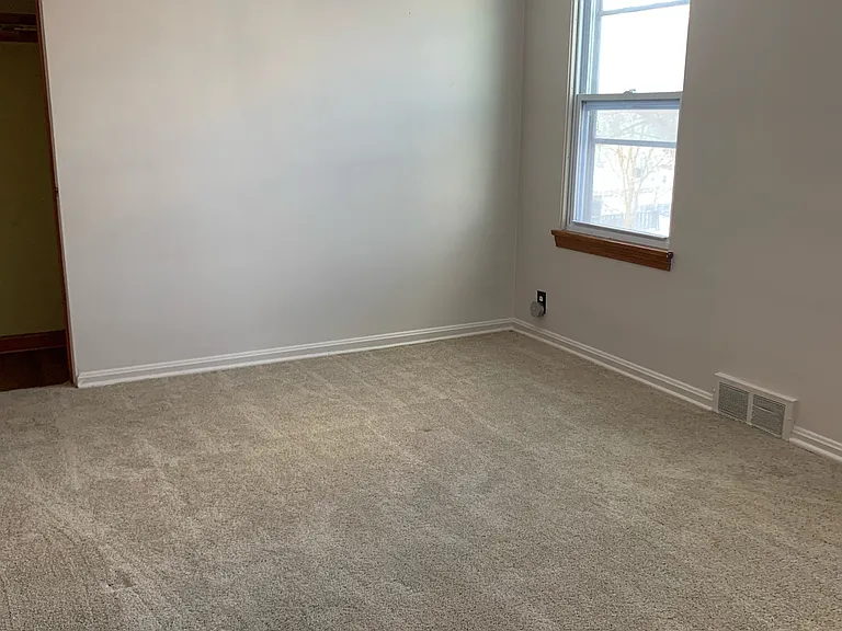 80 Romaine Ave #B — Photo 12