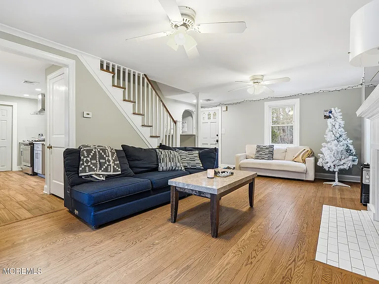 416 Roosevelt Ave — Photo 6