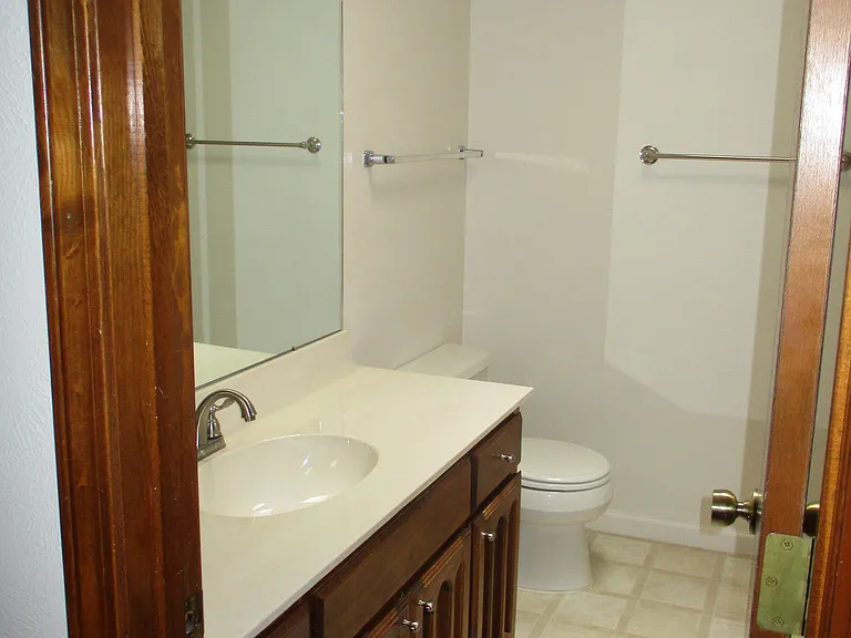 10409 Camino Del Oso NE — Photo 17