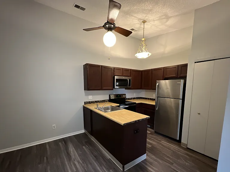 920 S Dawson Way #17 — Photo 2