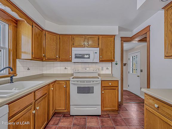 4th image of 209 Terrace Ave