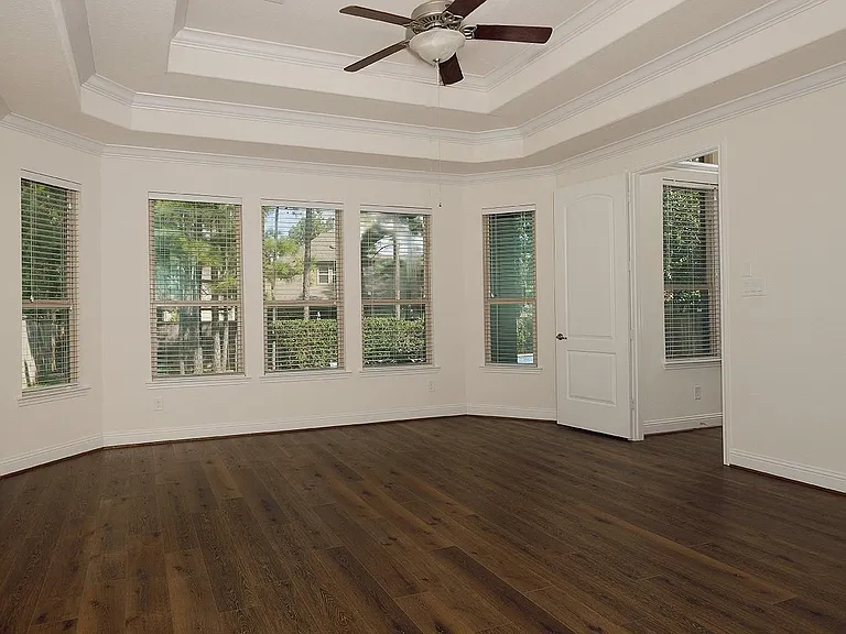 46 Caprice Bend Pl — Photo 17