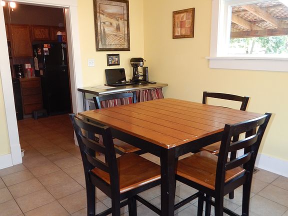 Separate dining room