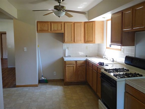 5th image of 1304 N Johnston Ave