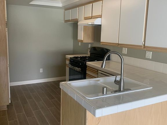 3rd image of 44514 15th St E
