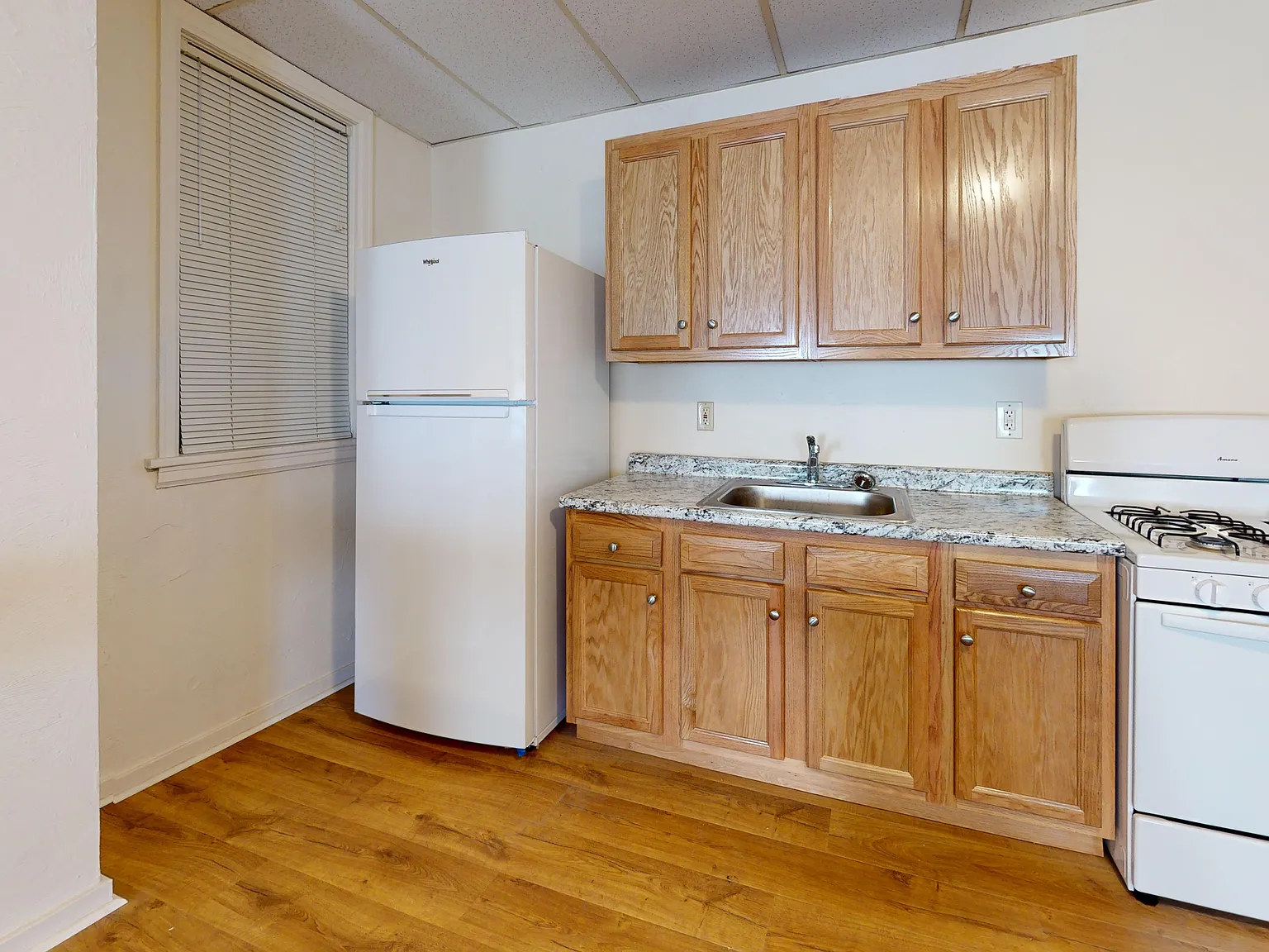4 bed, 1612 sqft, $150 — Photo 2