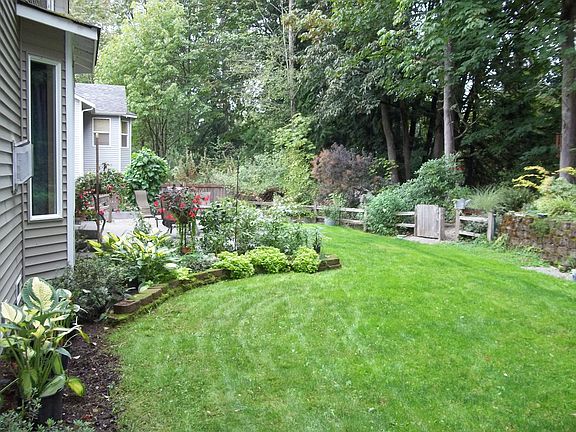 2nd image of 715 79th Dr NE