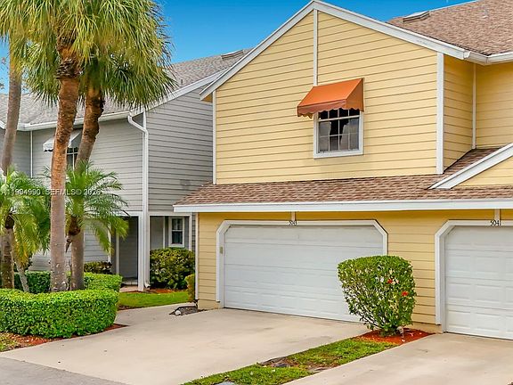 3rd image of 5043 Pointe Emerald Ln