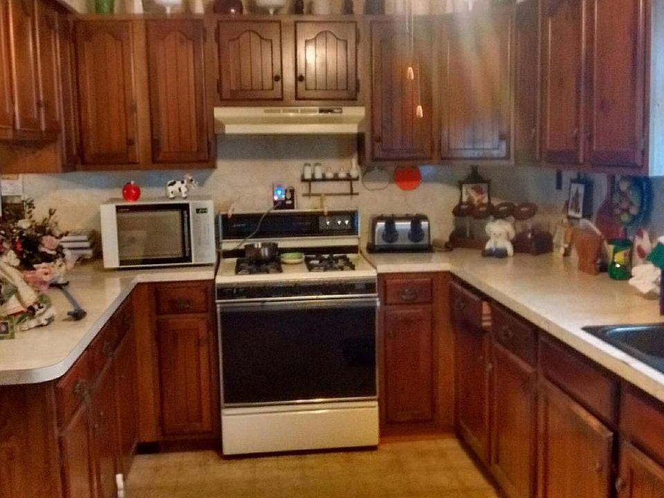 2nd image of 43 Ronald Rd