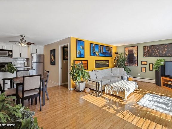 2nd image of 5816 N Nagle Ave APT C