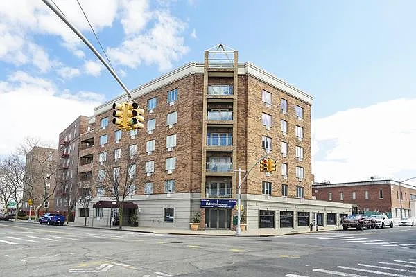 Sold by Avenue Sotheby's International Realty | media 22