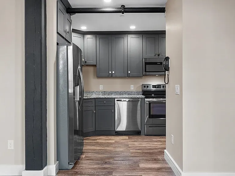 5 Batchelder Ct #301 — Photo 3
