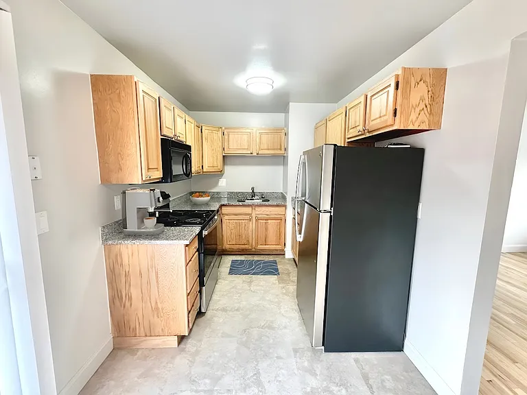 Dutchess Apartments — Photo 15