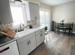 7640 Woodlawn Dr #B, Saint Paul, MN 55112