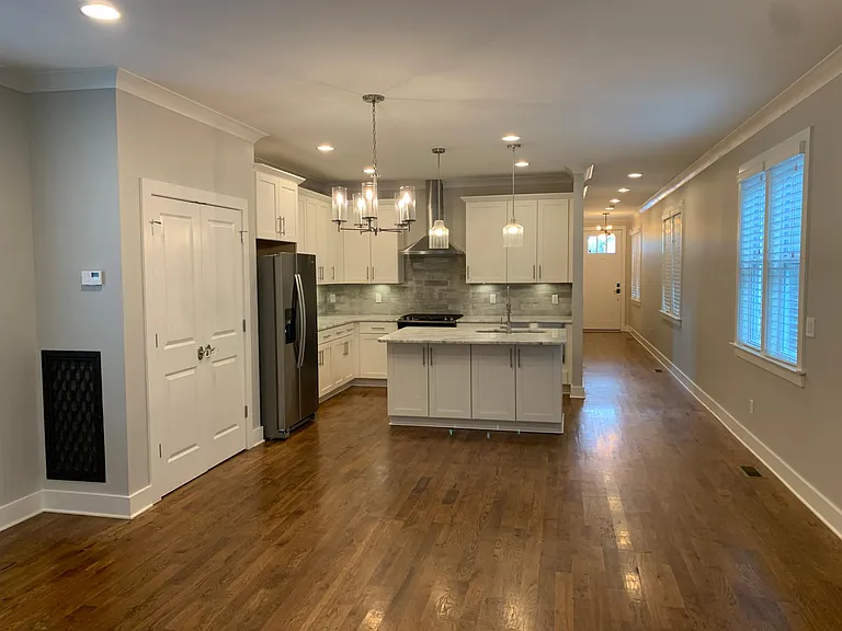 6110 California Ave — Photo 4