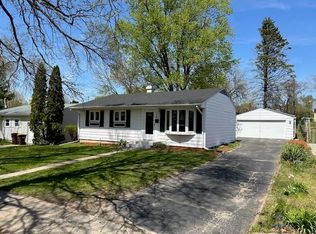 3020 Green Dale Dr, Rockford, IL 61109
