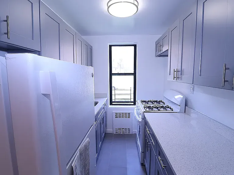 208-84 Grand Central Pkwy #3D — Photo 8
