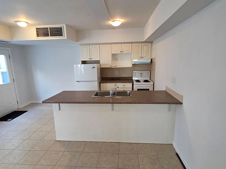 1898 Danforth Ave #302 — Photo 3