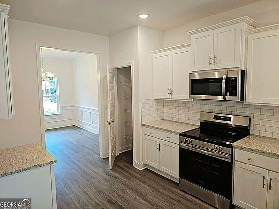 4th image of 317 Angela Ave #4