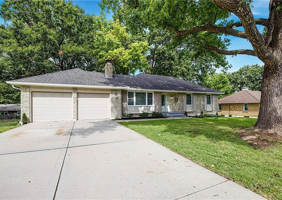1st image of 7404 Willow Ave