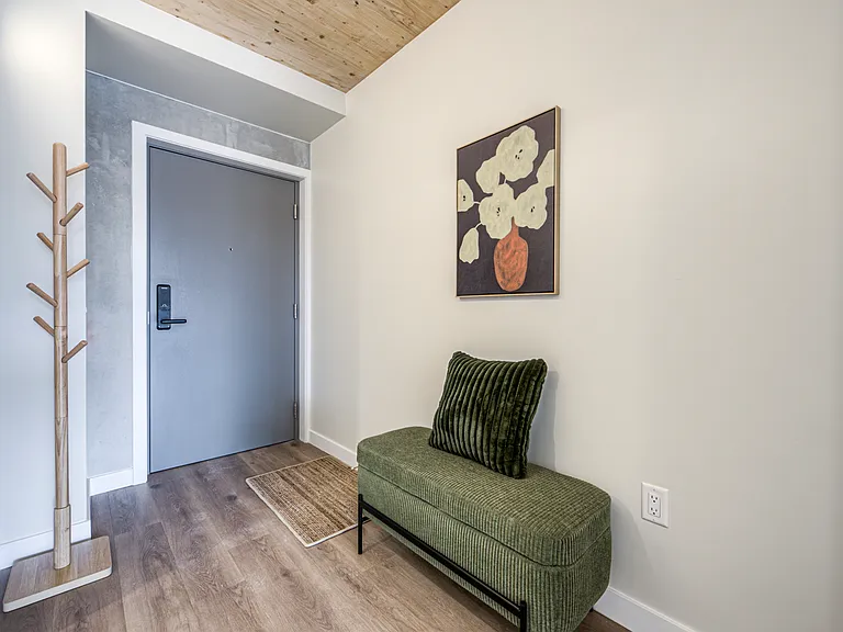 230 Royal York Rd — Photo 10