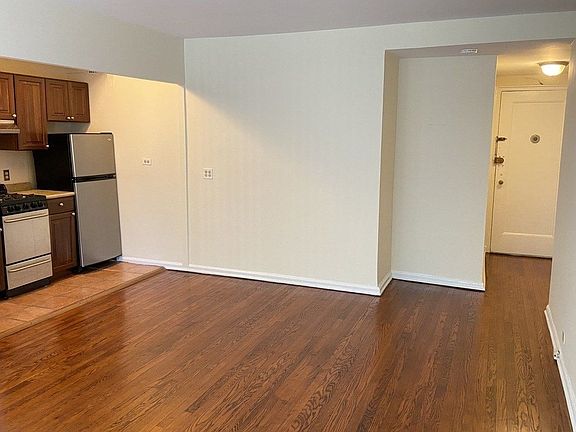 4th image of 35-21 79th St APT 1D