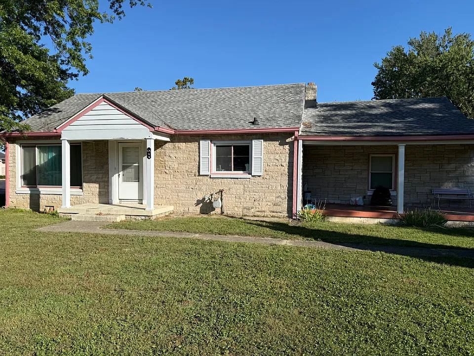 60 E Southport Rd
