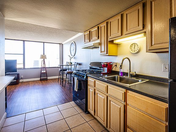 5th image of 450 W 7th St APT 1601
