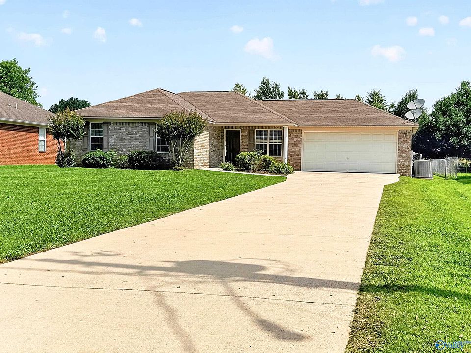 1st image of 327 Shady Ln